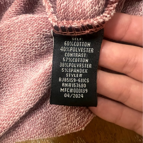 Joei & I Women’s Pink Sweater With Cute design 
Size: Large - Picture 6 of 6